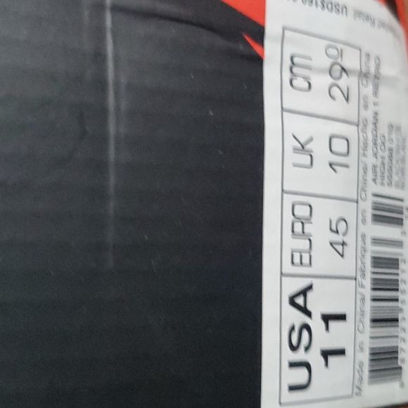 Jordan 1s brand new never worn - Picture 3 of 3